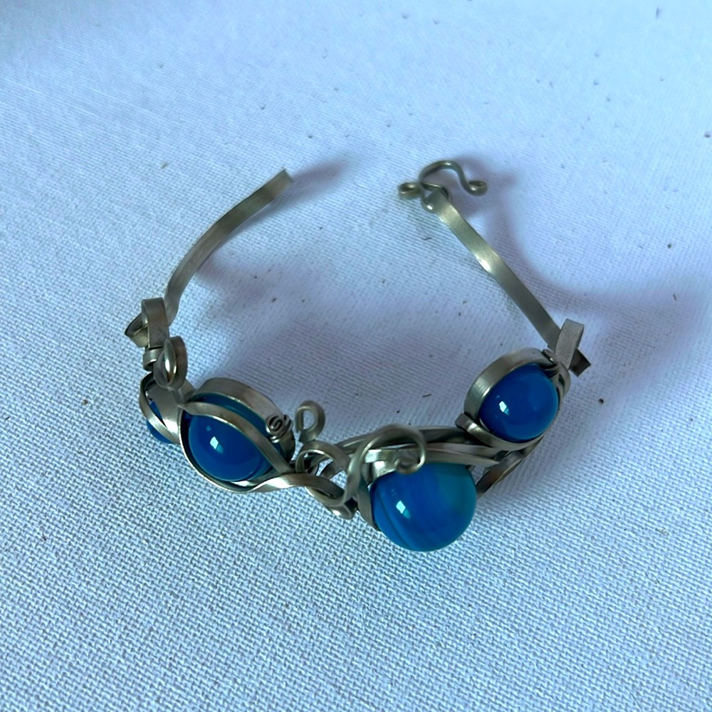 Vintage spiral bracelet blue